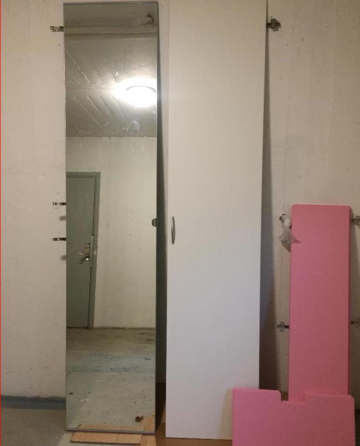 Vit dörr till Pax-garderob från Ikea