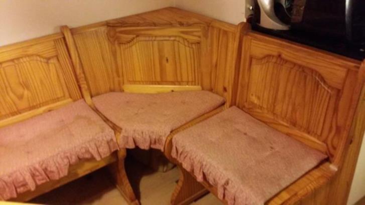 Hörnkökssoffa + bord