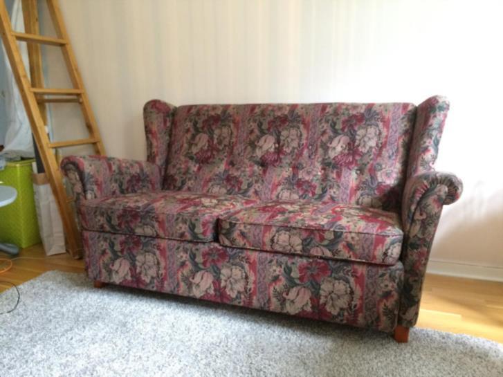 Liten soffa skänkes