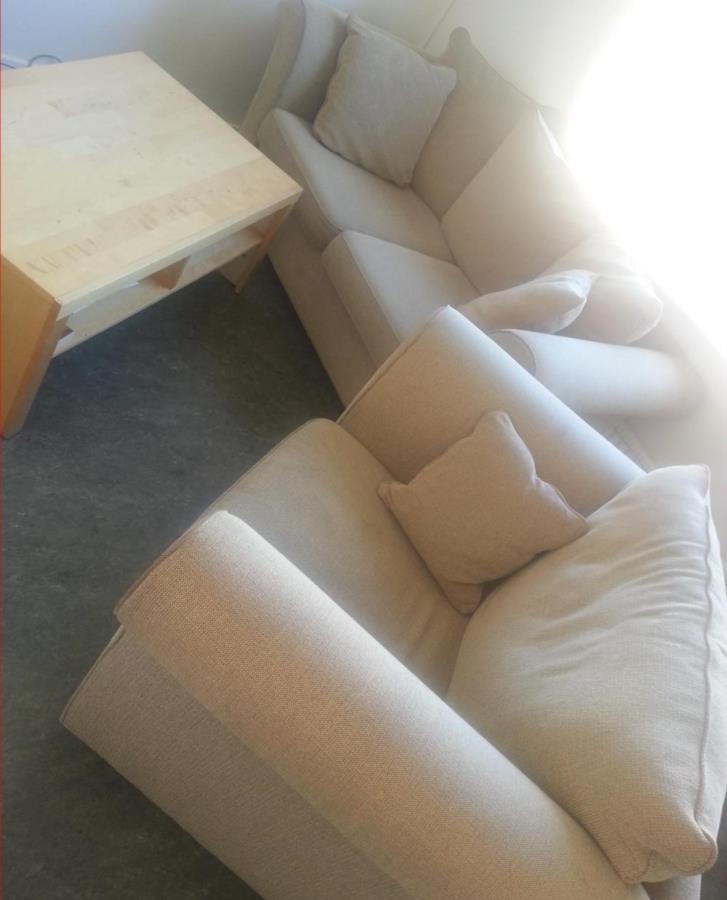 Bellus soffor + soffbord + säng