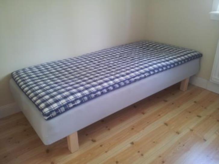 IKEA Säng 90x200 cm