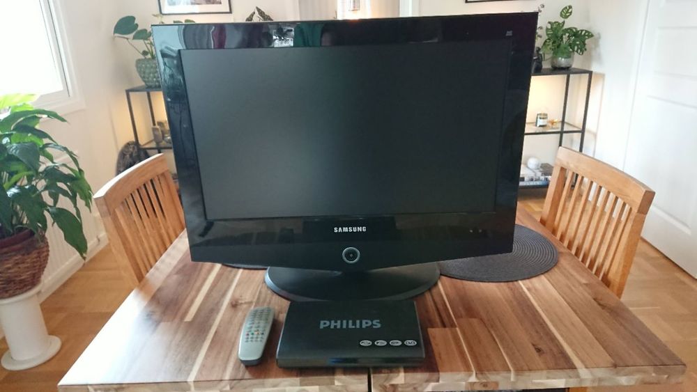 Samsung TV med digitalbox bortskänkes Stockholm