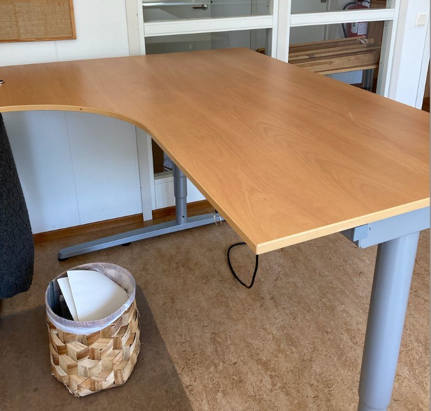 Höj och sänkbart skrivbord