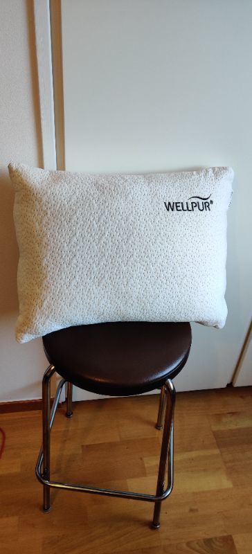 Wellpur kudde i väldigt bra skick 