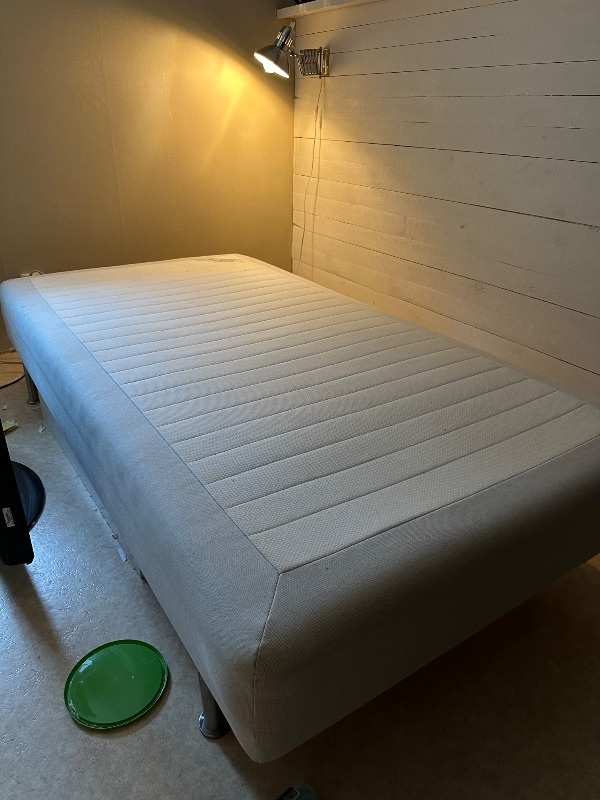 Säng Sultan 105 cm