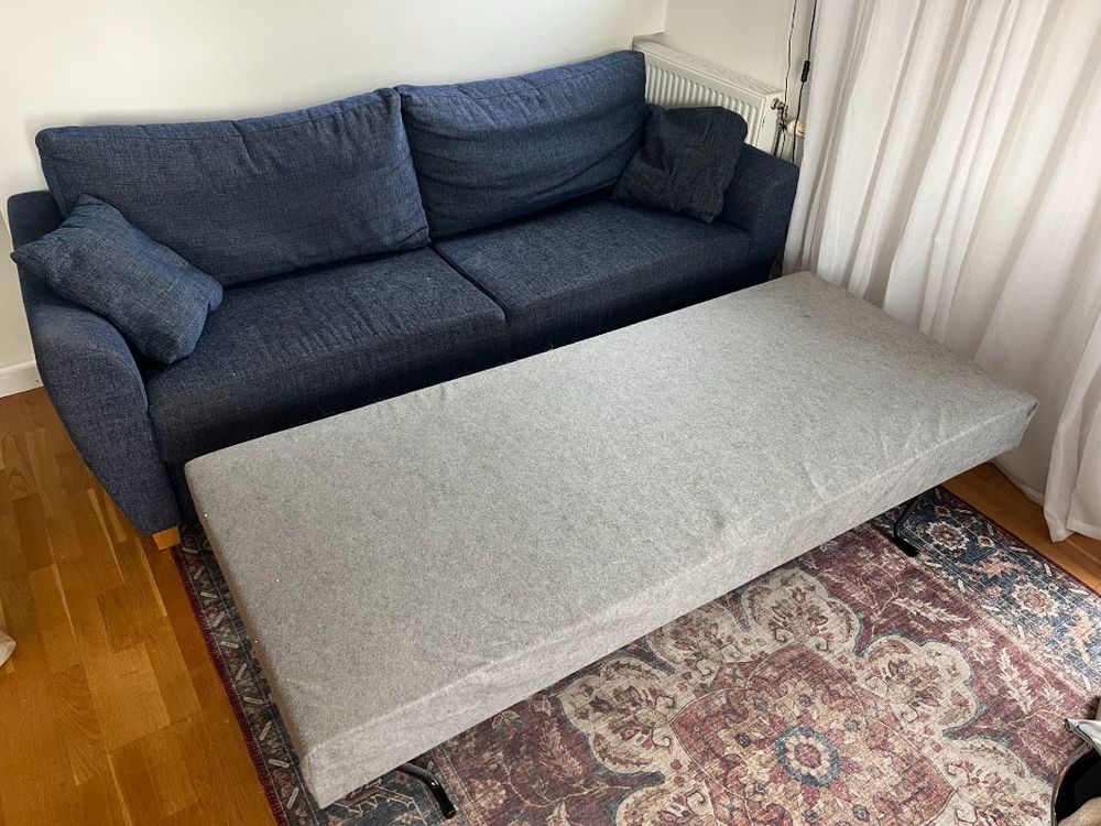 HÄMTAS 11/11 !!! Bäddsoffa 250x90cm