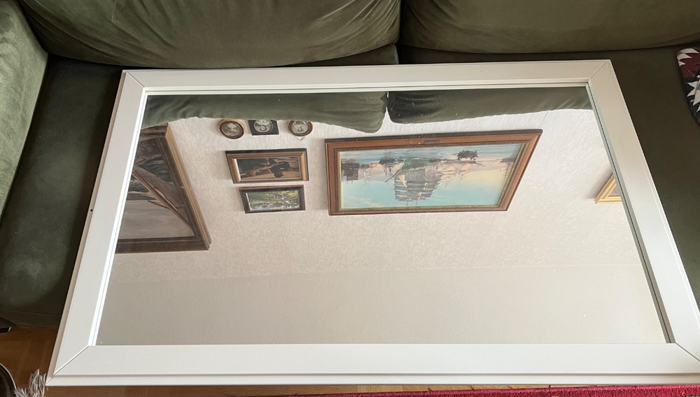 Stor fin spegel bortskänkes