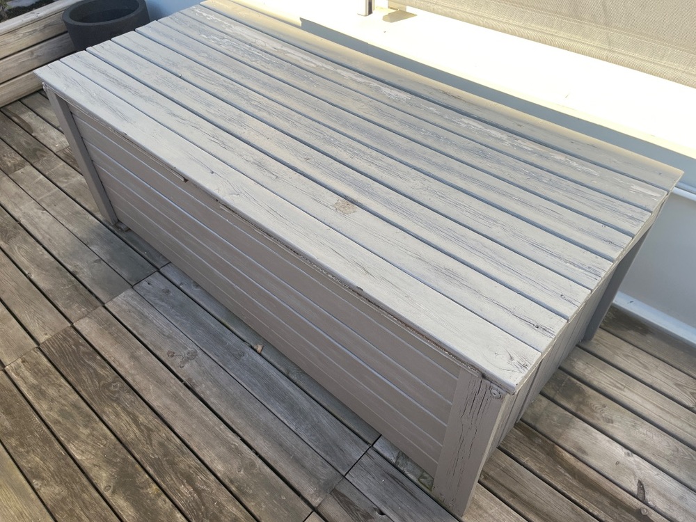 Dynbox i trä. 140x60x50