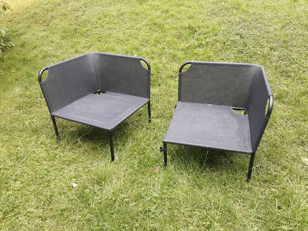 Utemöbel i två halvor