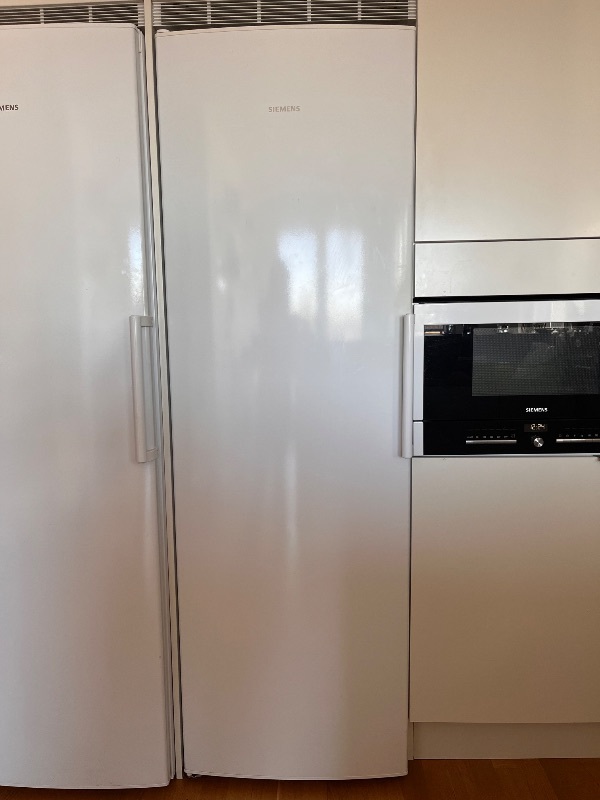 Kylskåp bortskänkes mot avhämtning 