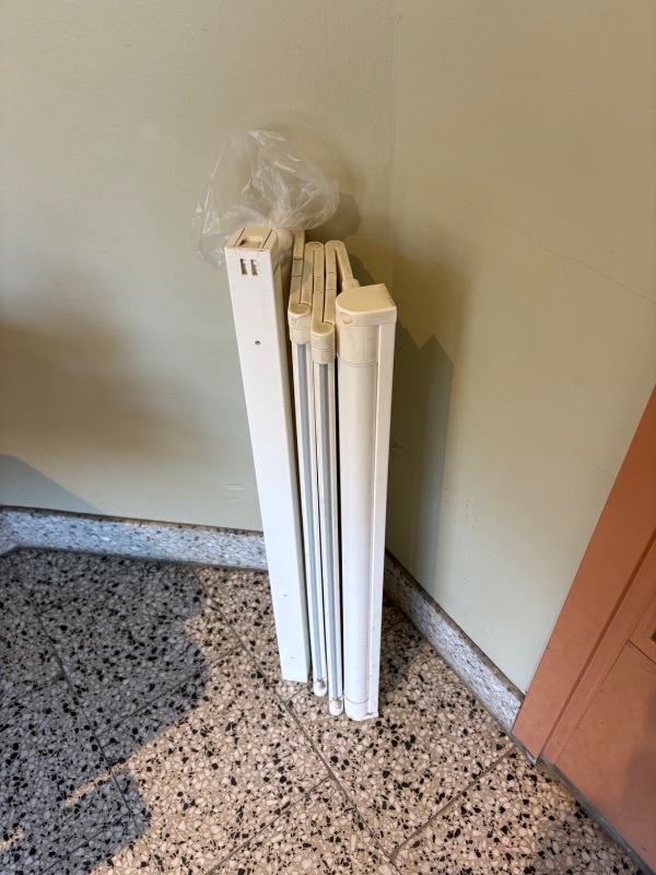 Komplett spjälsäng inkl bäddmadrass 