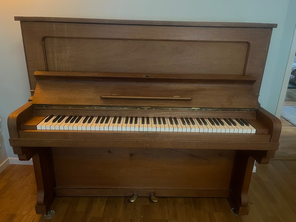 Äldre piano bortskänkes 