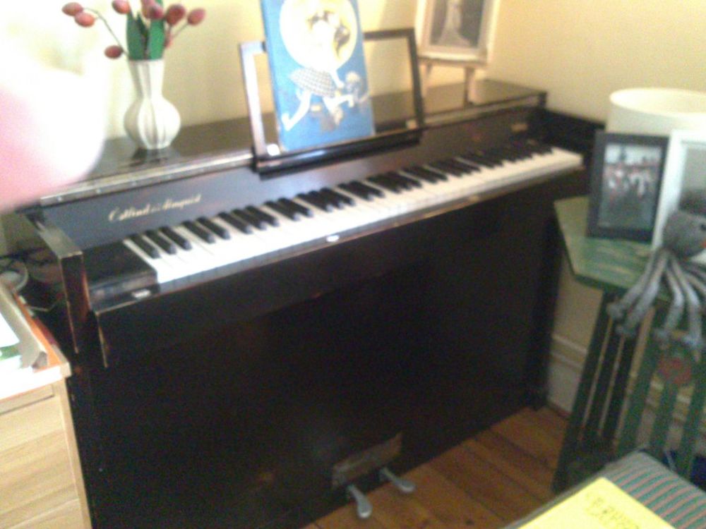 Litet Östlind Almqvist piano
