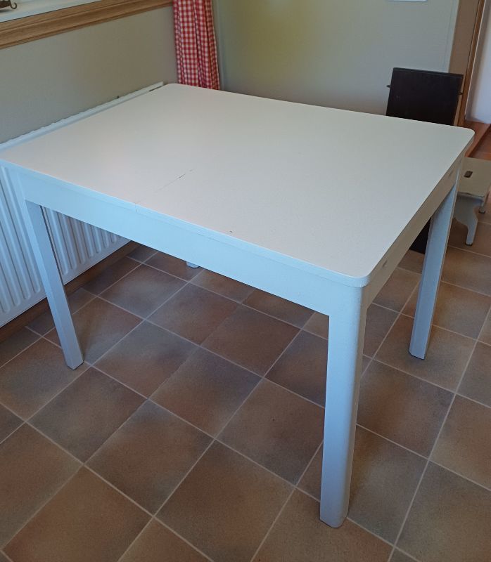 Bord och skåp