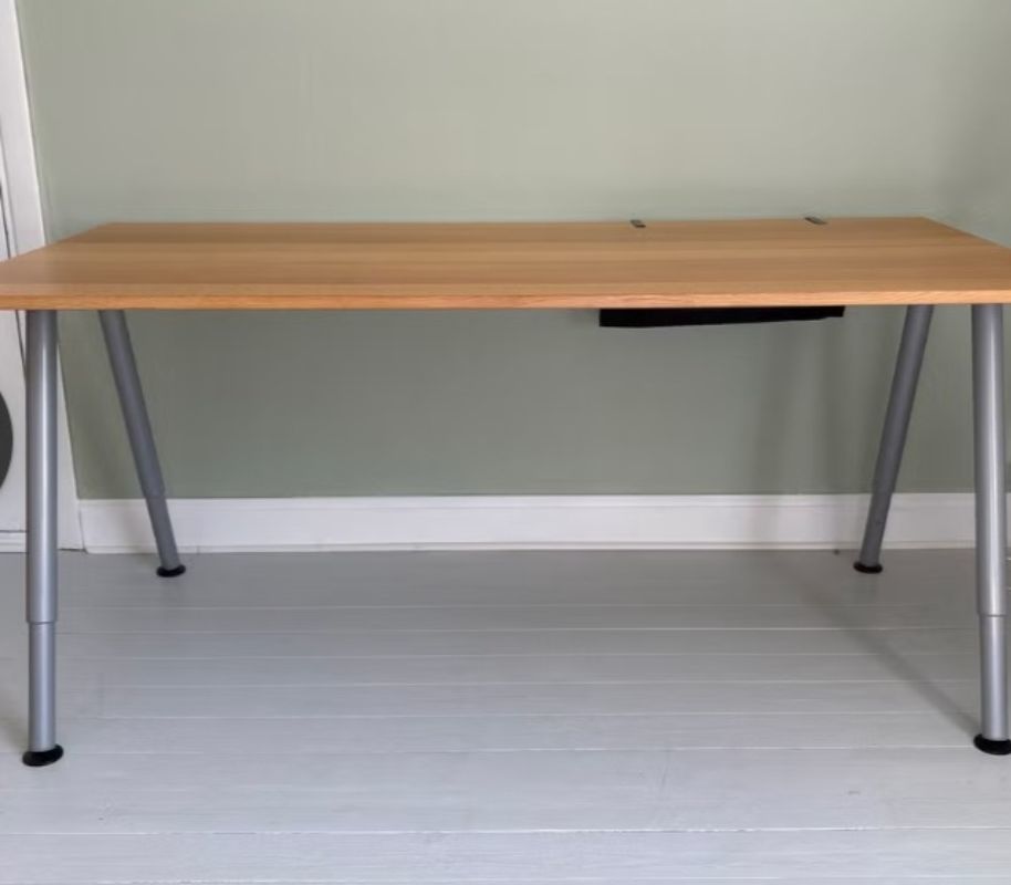 Steghylla/ skrivbord/tv bänk