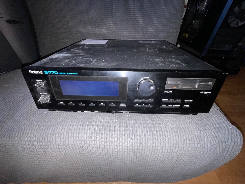 Roland S-770 Digital Sampler (kräver lite lödning)