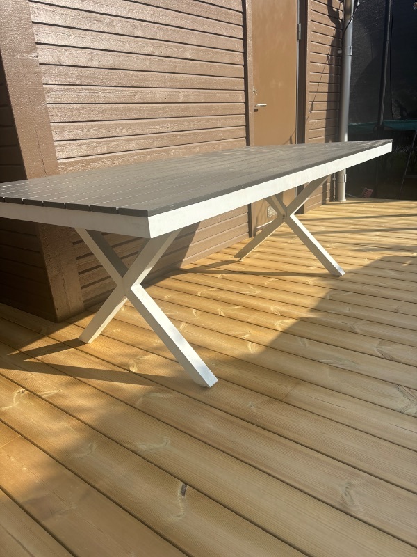 Matbord för utomhusbruk