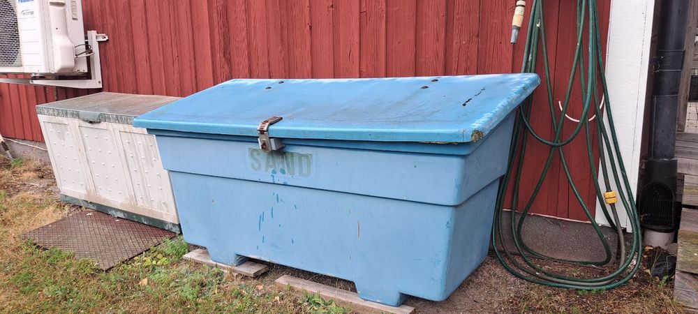 Sandlåda och dynlåda bortskänkes 