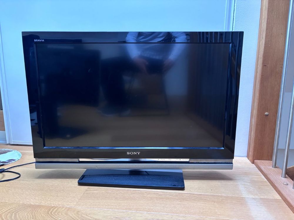 Sony TV KDL-32W4000