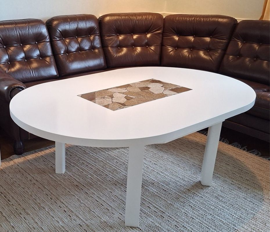 oval bord med keramik