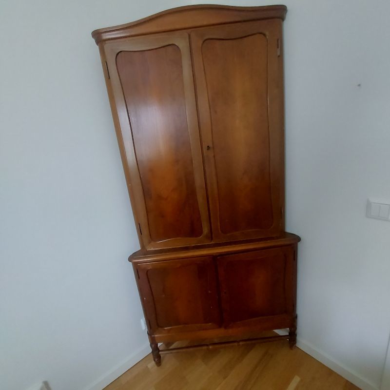 Hörnskåp