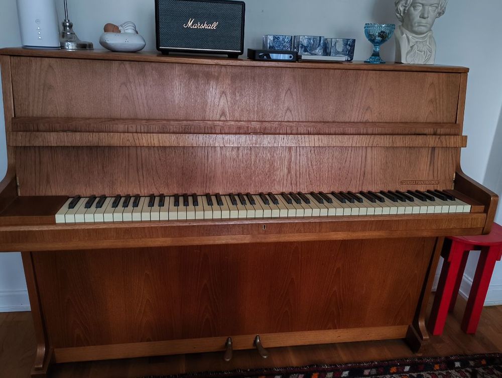 Piano bortskänkes