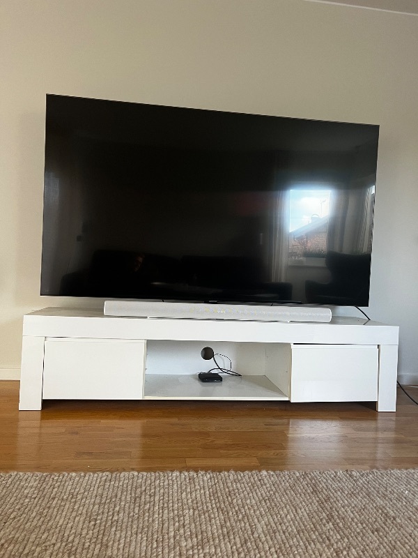 Vit TV-bänk ikea bortskänkes!